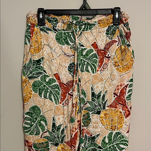 Farm Rio pants - Picture 3 of 4